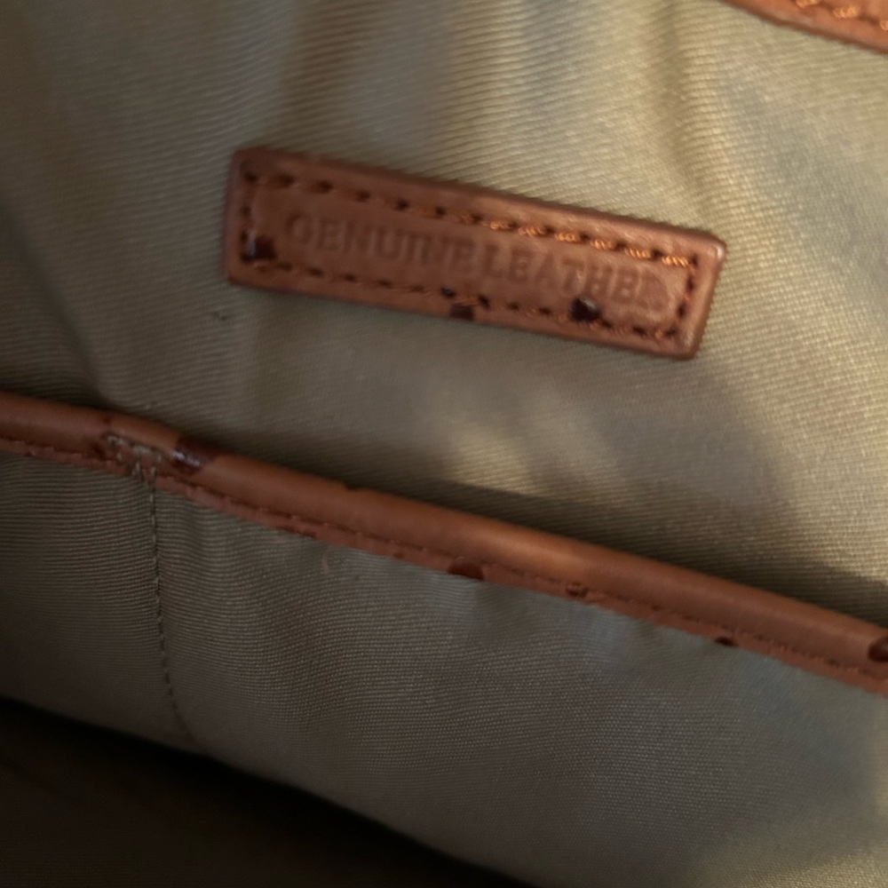 G.I.L.I. Leather Roma 2 Tote - Picture 7 of 16